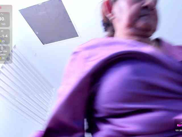 MatureBlonde webcam