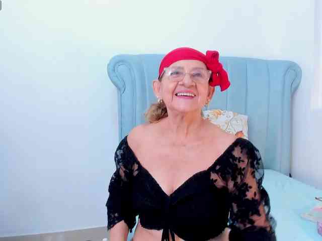 MatureBlonde webcam