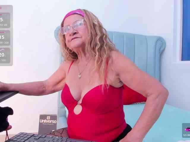 MatureBlonde