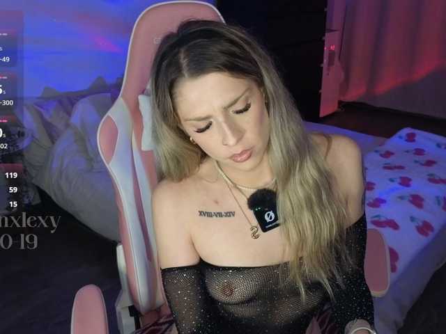 queenxlexy live cam on BongaCams