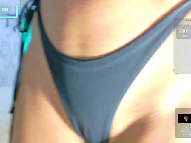Su-Velvet, live now on BongaCams