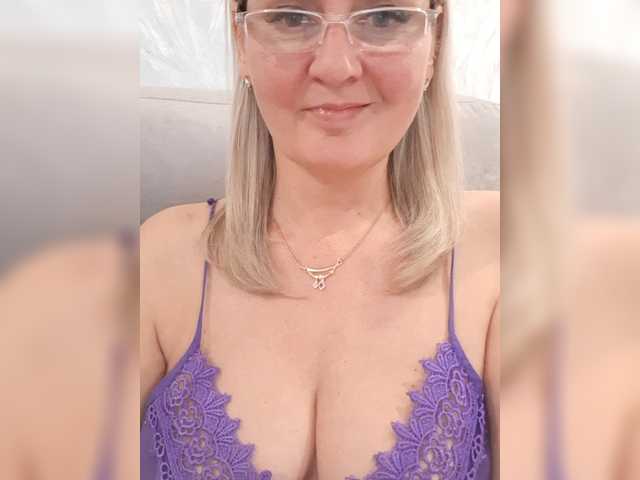 SexiestJess45 live cam on BongaCams