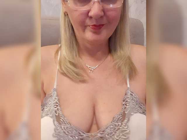 SexiestJess45 live cam on BongaCams