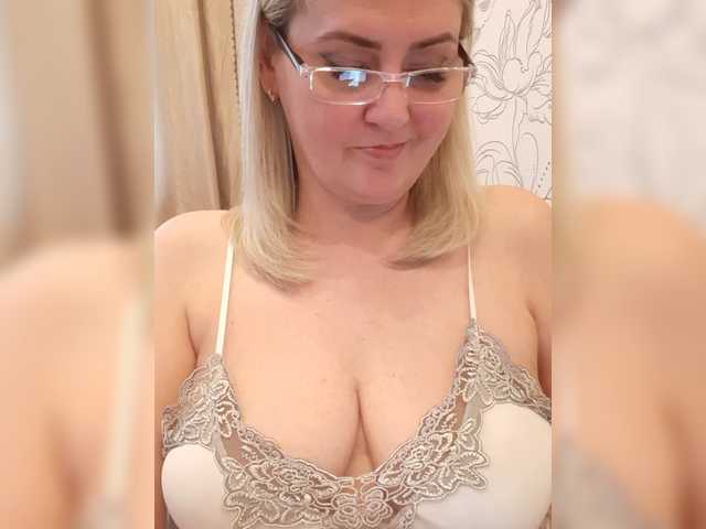 Photo 2 of SexiestJess45