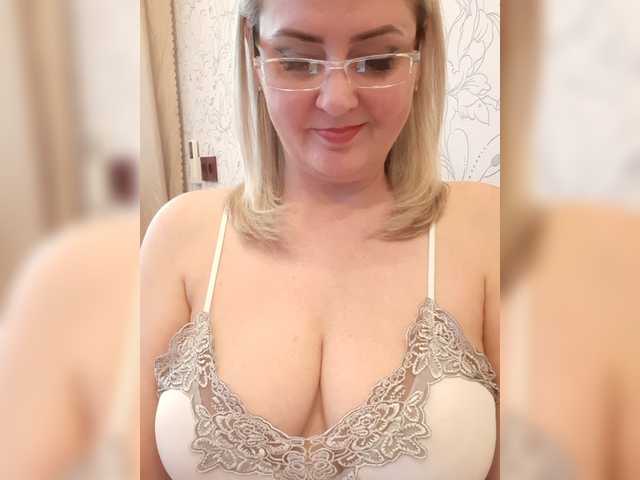 SexiestJess45 live cam on BongaCams