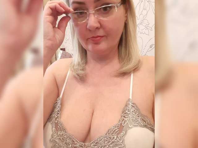 SexiestJess45 live cam on BongaCams