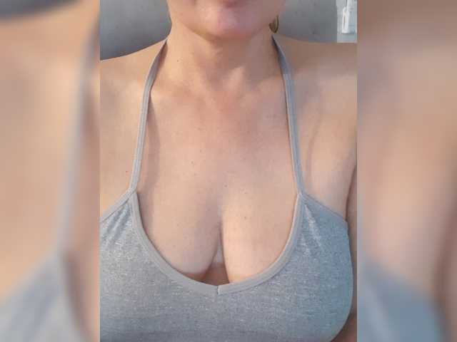 SexiestJess45 live cam on BongaCams