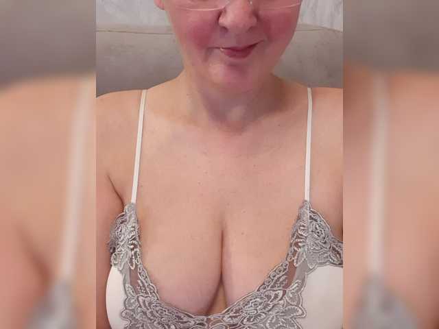 SexiestJess45 live cam on BongaCams