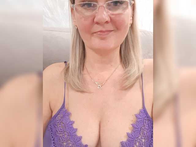 SexiestJess45 live cam on BongaCams
