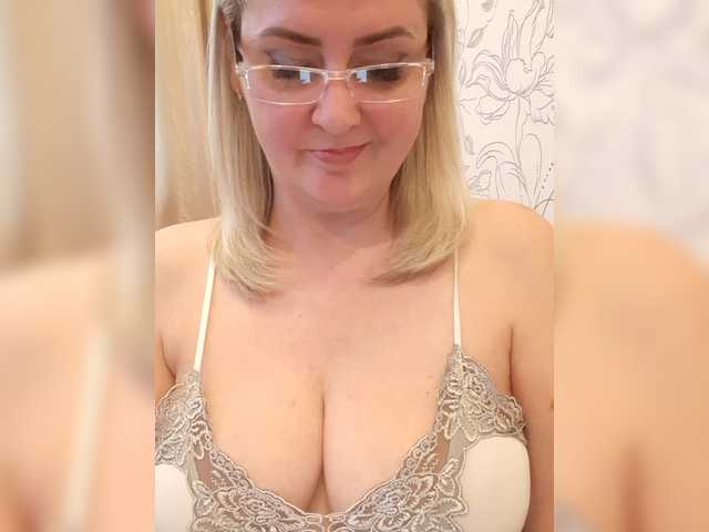 SexiestJess45 live cam on BongaCams
