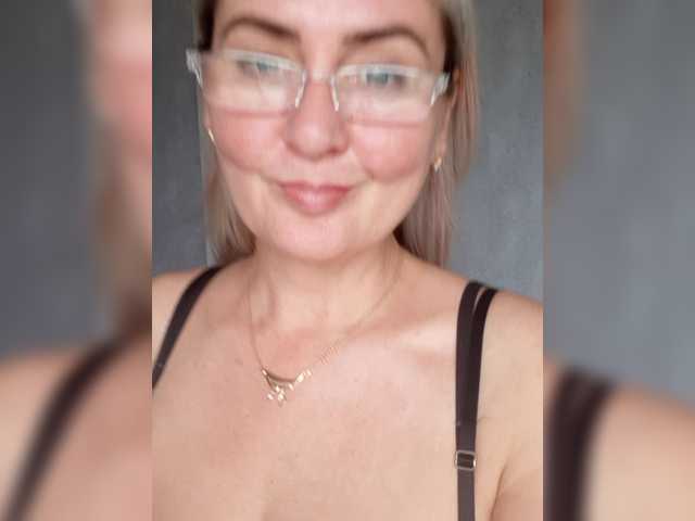 SexiestJess45 live webcam show