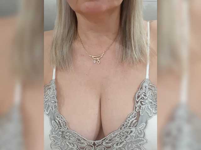 SexiestJess45 live webcam show