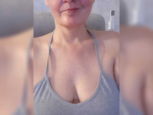 SexiestJess45 live cam on BongaCams