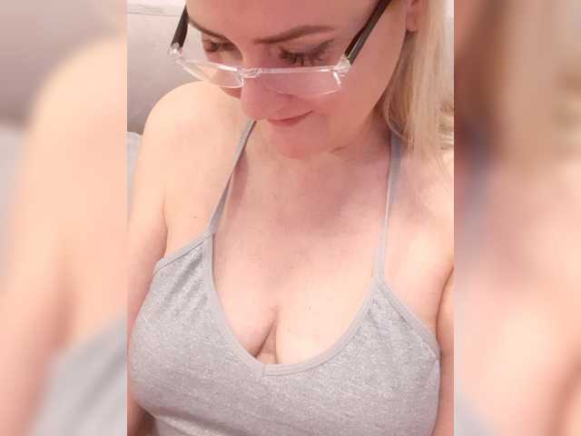 SexiestJess45 live cam on BongaCams