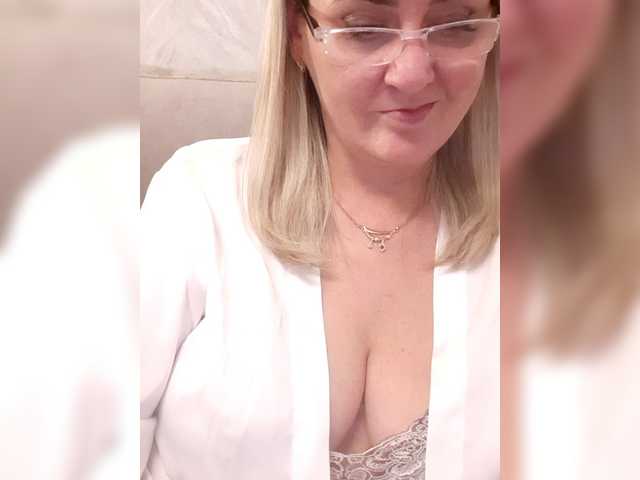 SexiestJess45 live cam on BongaCams