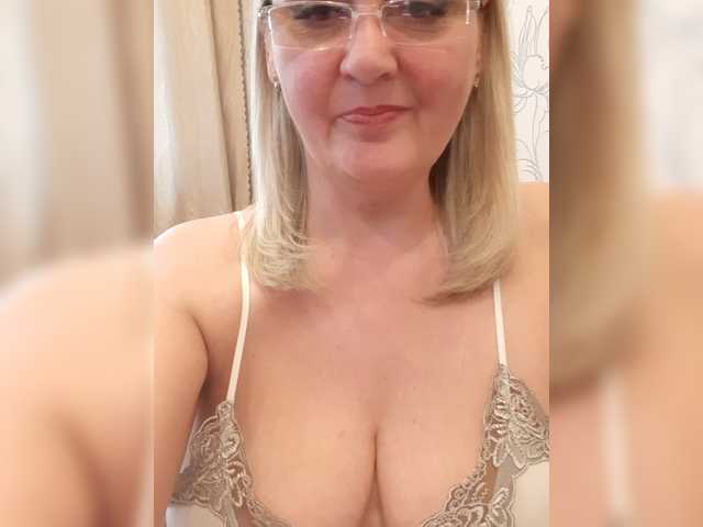 SexiestJess45 live cam on BongaCams