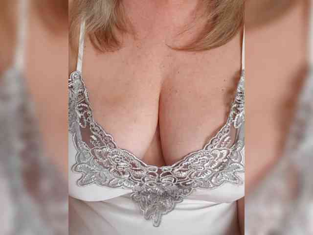 SexiestJess45 webcam