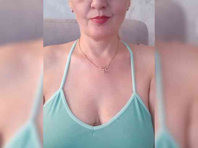 SexiestJess45 live female cam on bongacams
