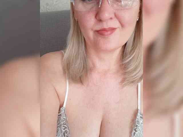 Model: SexiestJess45