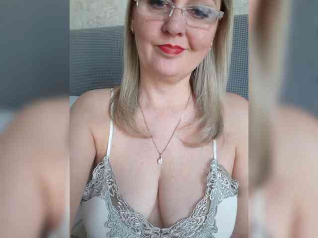 Модель: SexiestJess45