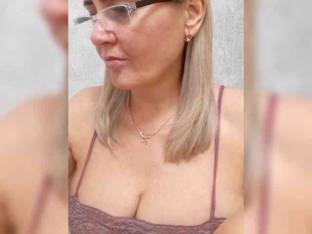 SexiestJess45