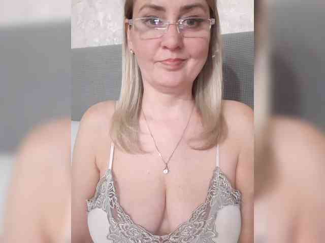 Модель: SexiestJess45