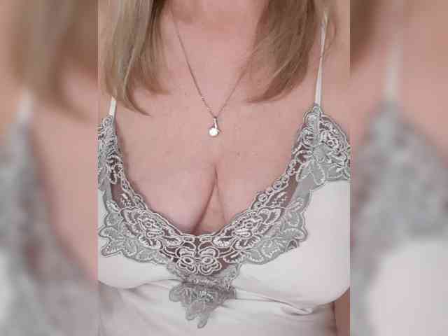 SexiestJess45 Live Webcam on BongaCams