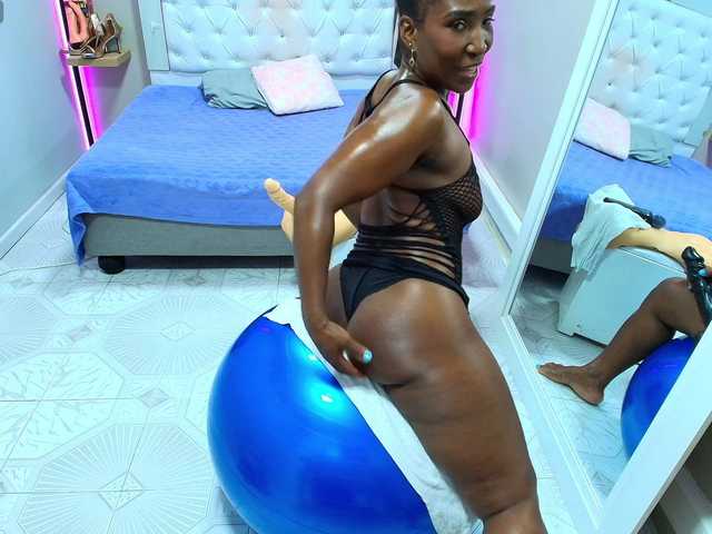 Kimmturner's BongaCams show and profile