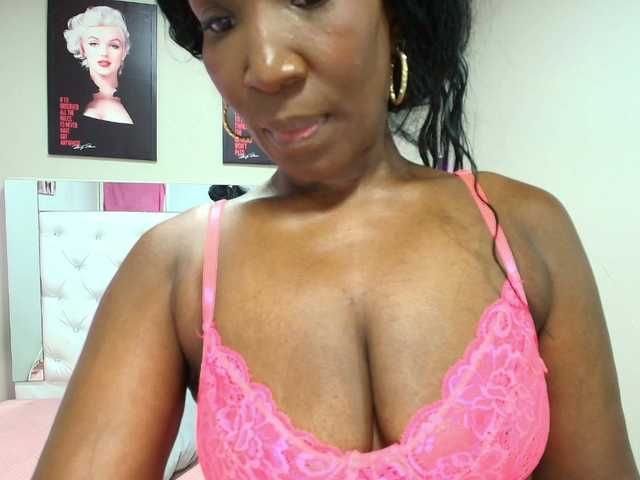 Kimmturner live cam on BongaCams