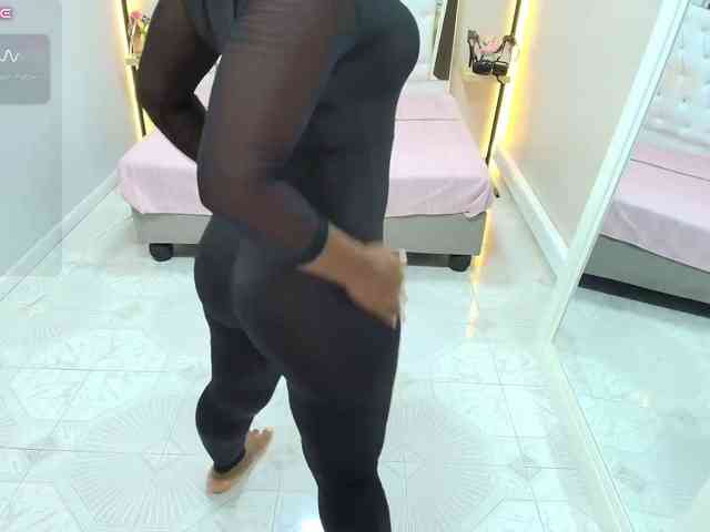 Model: Kimmturner