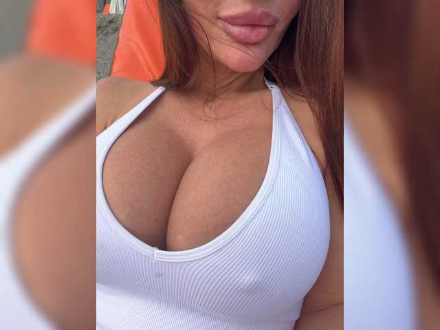 OrgazMia's BongaCams show and profile