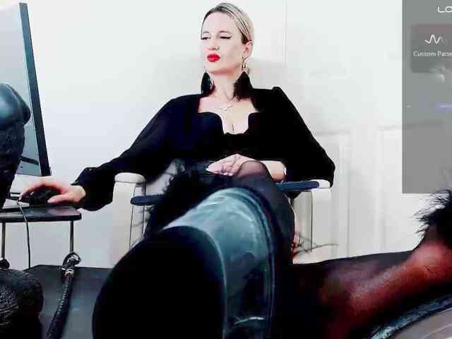 Ms_PERFECTION webcam