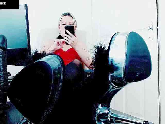 Ms_PERFECTION webcam