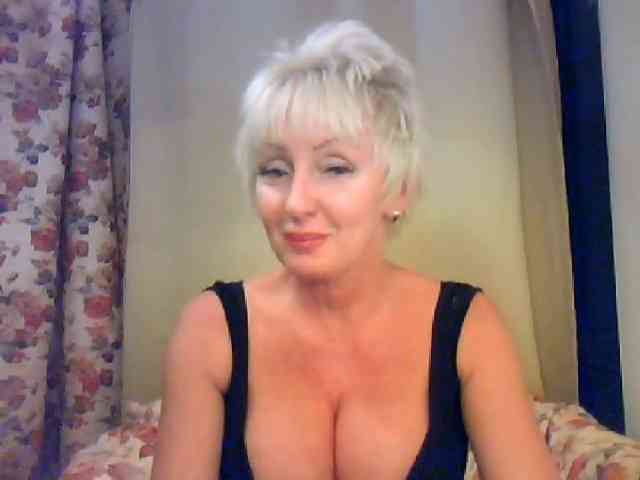 Modella: WetLipsPusi-69