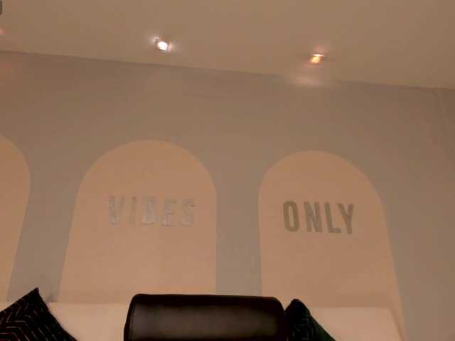 MaryLewis live webcam show