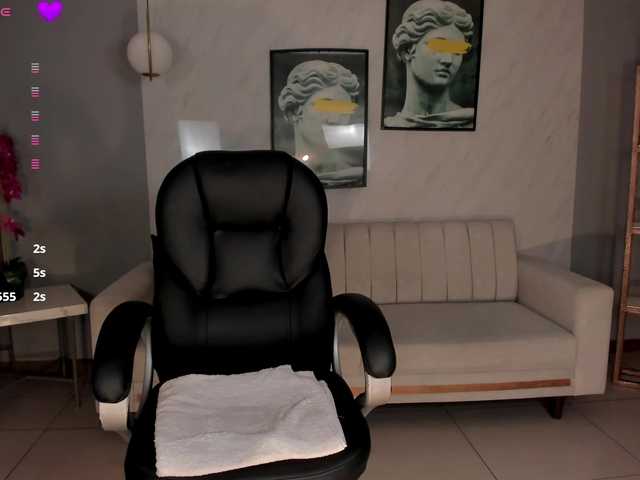 MaryLewis live webcam show