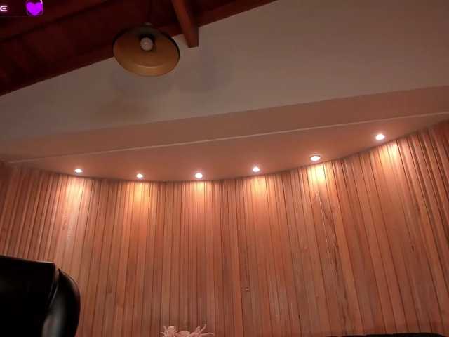 MaryLewis live cam preview
