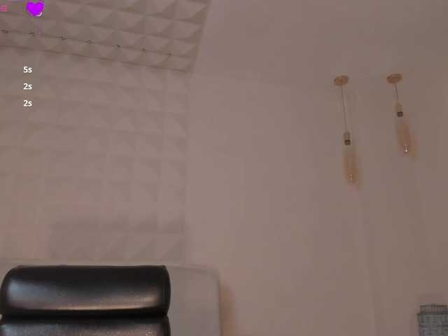 MaryLewis live cam