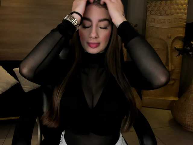 MaryLewis live webcam show