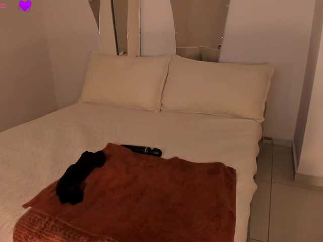 MaryLewis live cam on BongaCams