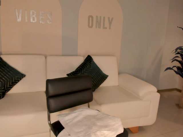 MaryLewis live cam on BongaCams