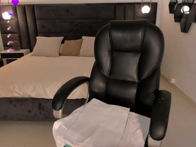 MaryLewis's BongaCams show and profile