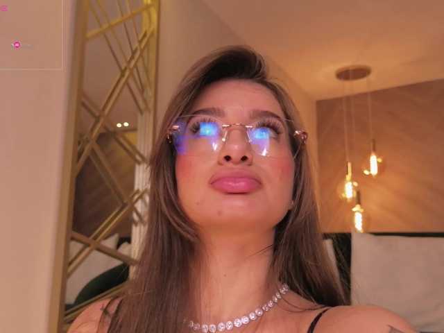MaryLewis live cam on BongaCams