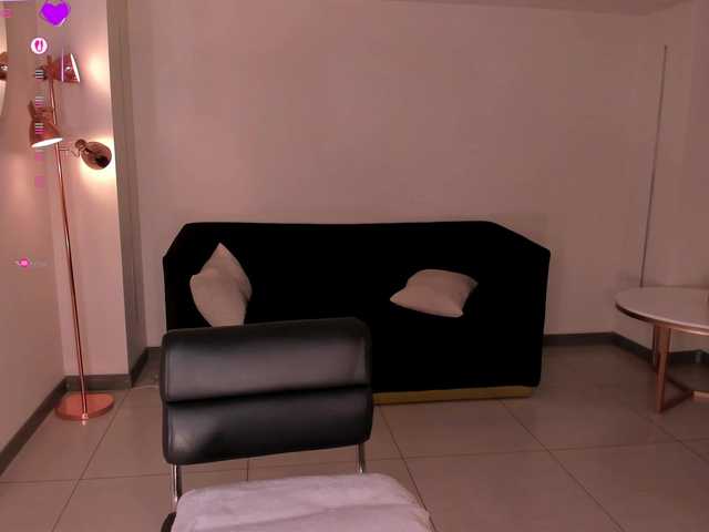 MaryLewis live webcam show