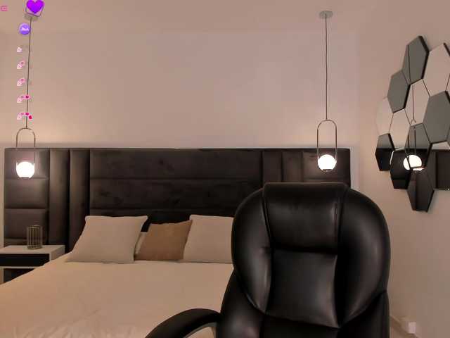 MaryLewis's BongaCams show and profile