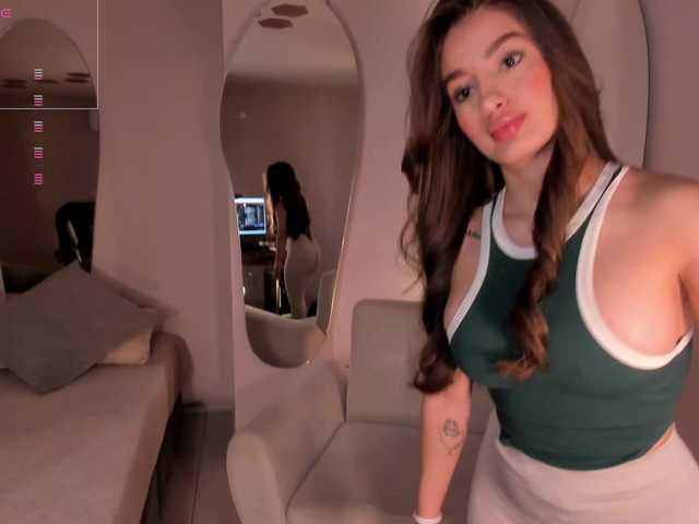 MaryLewis live webcam show