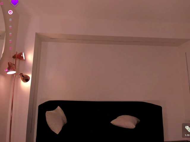 MaryLewis live webcam show