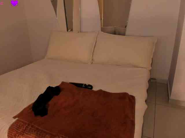 MaryLewis Live Webcam on BongaCams
