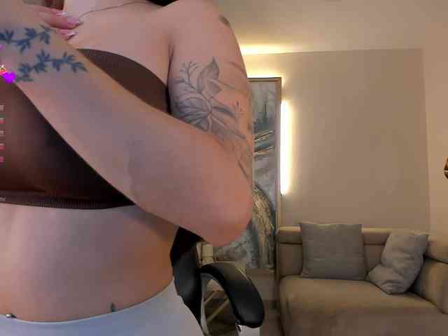 MaryLewis webcam