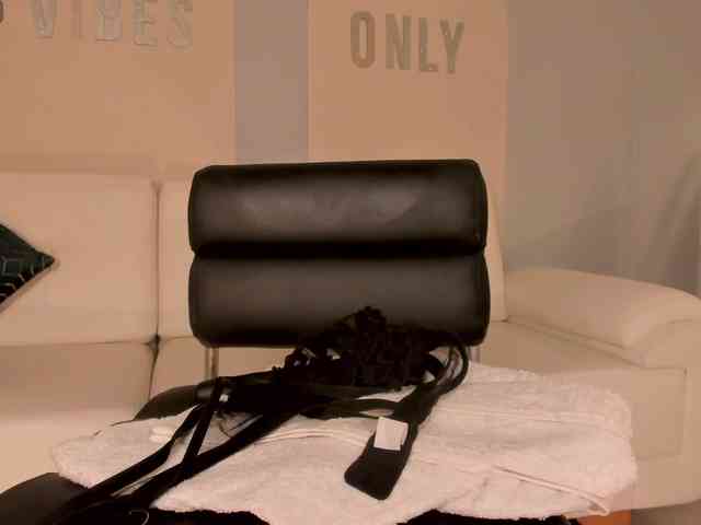 MaryLewis webcam